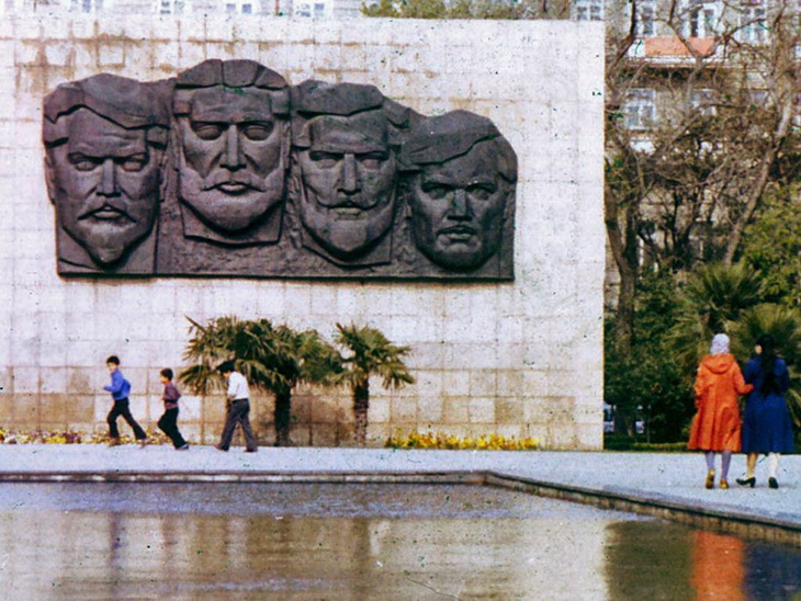Фрагмент Мемориального ансамбля 26 бакинских комиссаров.