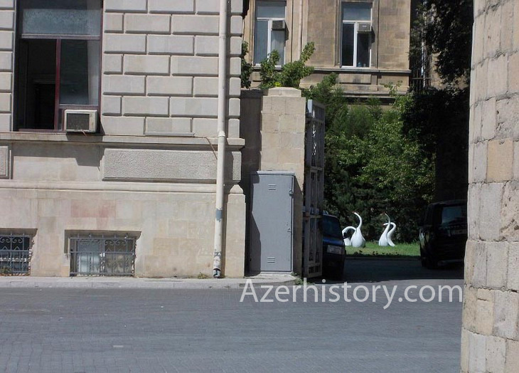 Lebedi-fontan-%D0%9B%D0%B5%D0%B1%D0%B5%D