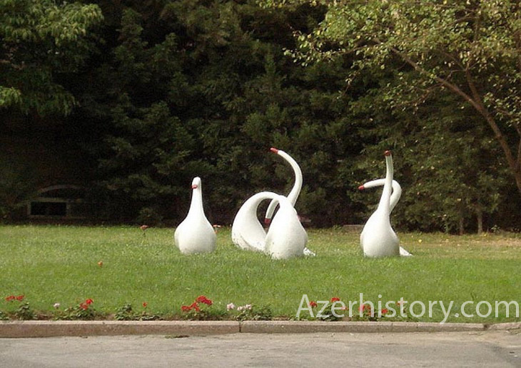 Lebedi-fontan-%D0%9B%D0%B5%D0%B1%D0%B5%D