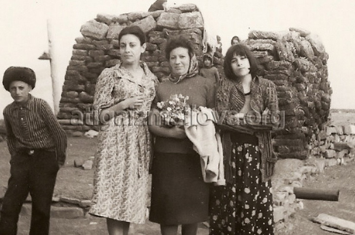 Atiga-Izmayilova-%D0%A5%D1%8B%D0%BD%D0%B