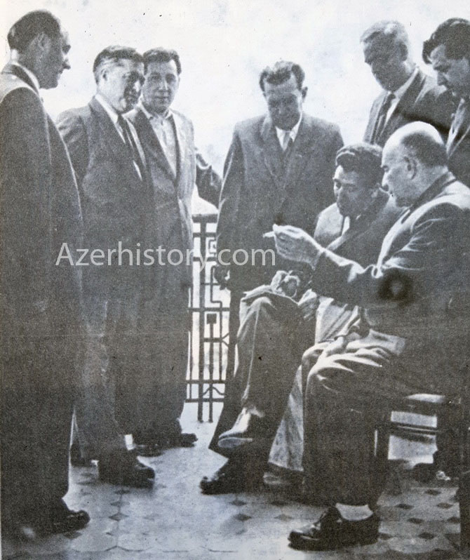 Слева вели. Слева вели. Союз писателей азербайджана. Слева вели. Справа слева от.