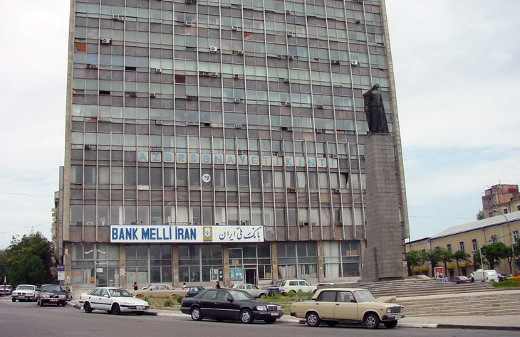 Газетные архивы: Известные и знаковые здания Баку 2001 года (ФОТО)