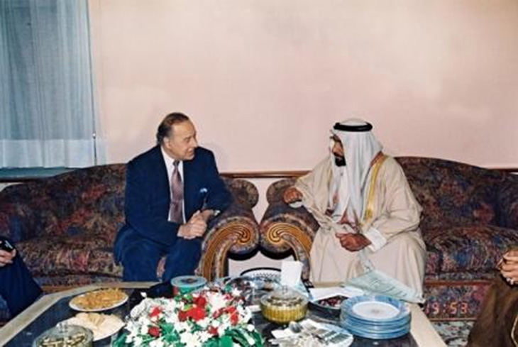О сотрудничестве Азербайджана со странами Ближнего Востока в 1990-х гг.